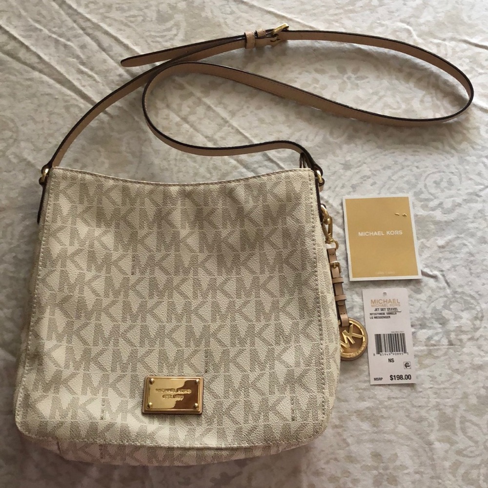 Michael Kors Jet Set Messenger NWT